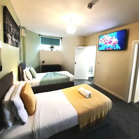 Comfy Lower Ground In * Leeds (West Yorkshire)